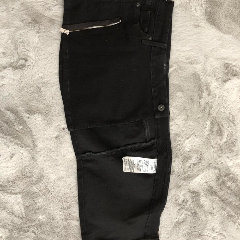 Black Guess Skirt - Picture 3 of 6
